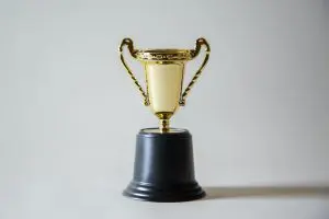 Award, Trophäe auf weißem Hintergrund