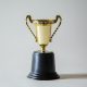 Award, Trophäe auf weißem Hintergrund